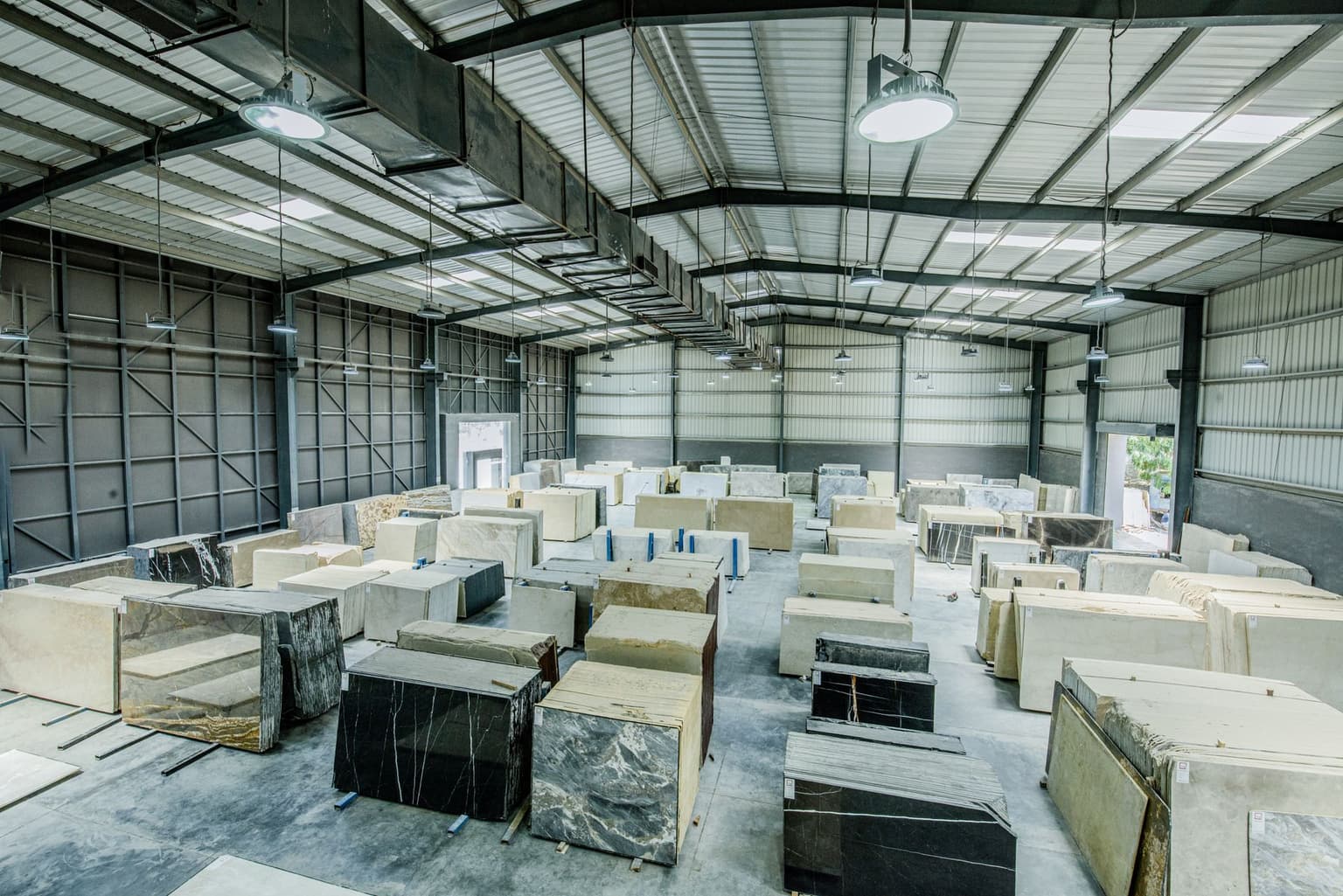 Muntinlupa, Metro Manila warehouse